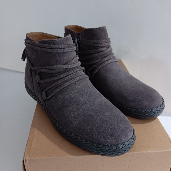 UGG Women's (Size 5) Thundercloud Suede Rianne Casual Ankle Boots (NWT) - Picture 1 of 13